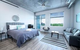 Frontdesk Vantage Apts Edge District St Pete